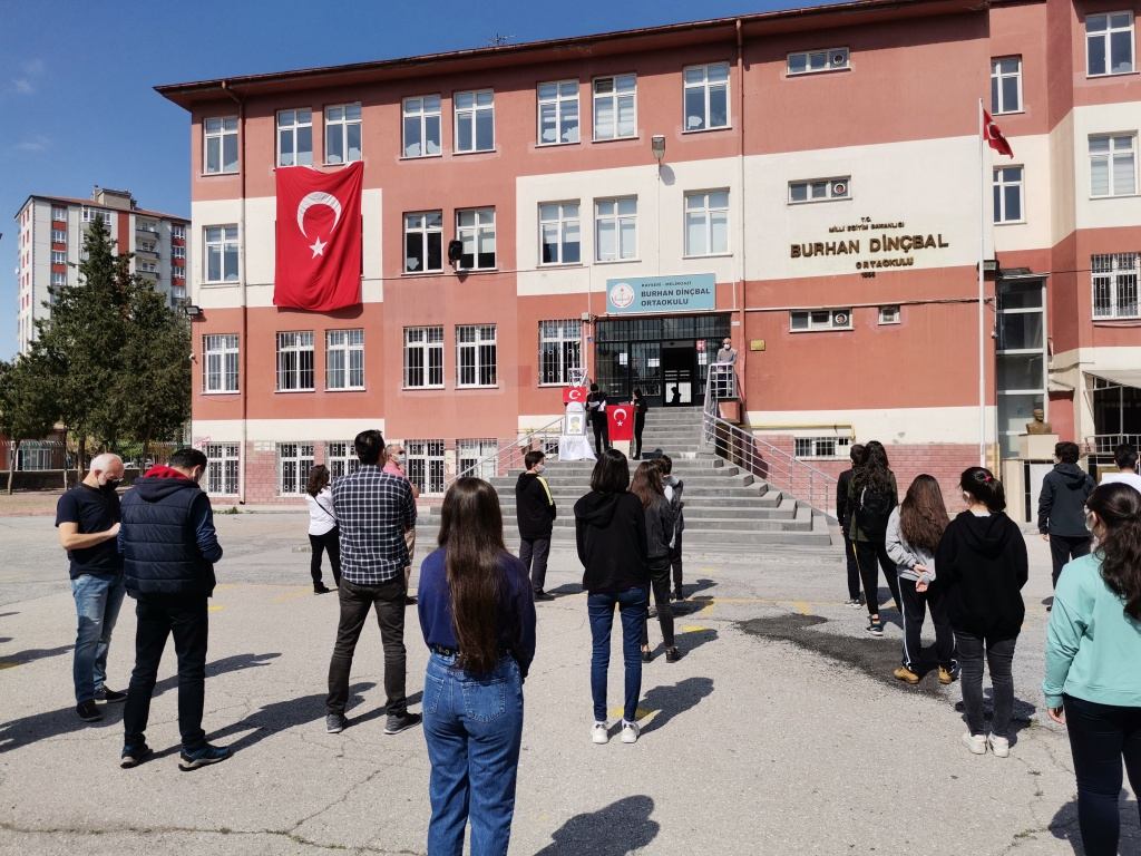 BURHAN DİNÇBAL ORTAOKULU