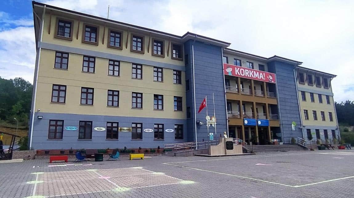 ŞEHİT BURAK KAPUCUOĞLU ORTAOKULU