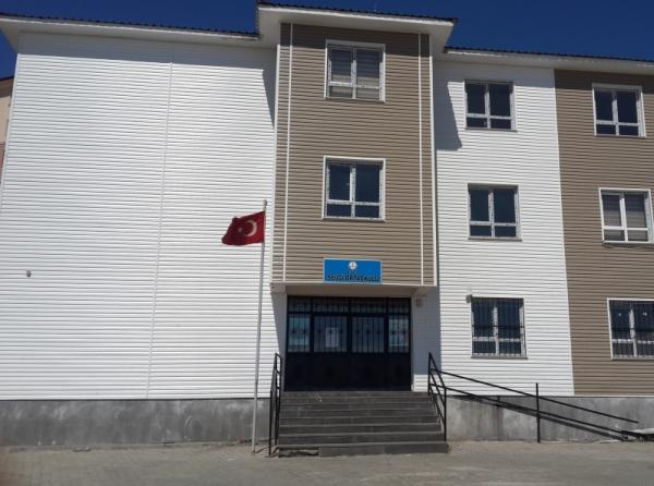 ŞEHİT HÜSAMETTİN KANDEMİR ORTAOKULU