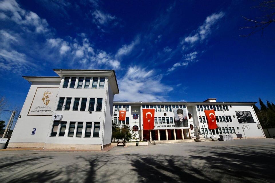 MEHMET AKİF ERSOY ORTAOKULU