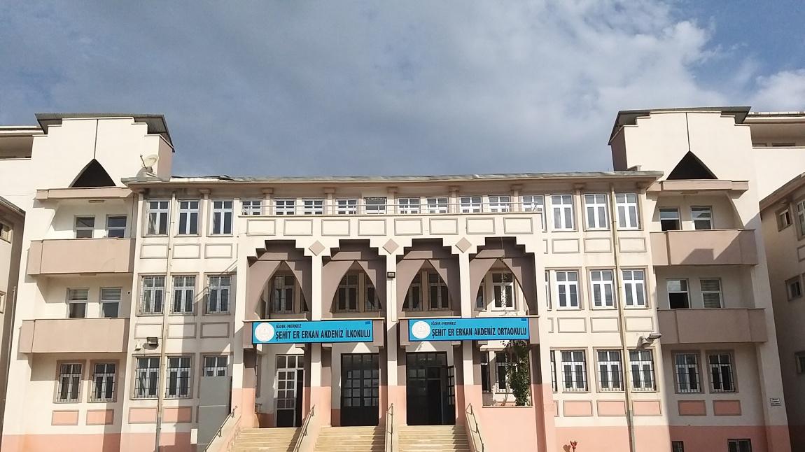 ŞEHİT ER ERKAN AKDENİZ ORTAOKULU