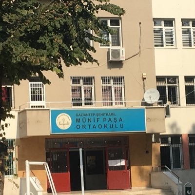 MÜNİFPAŞA ORTAOKULU