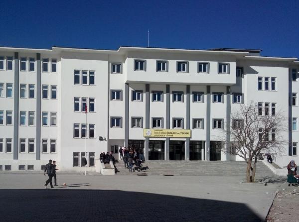 İBN-İ SİNA MESLEKİ VE TEKNİK ANADOLU LİSESİ