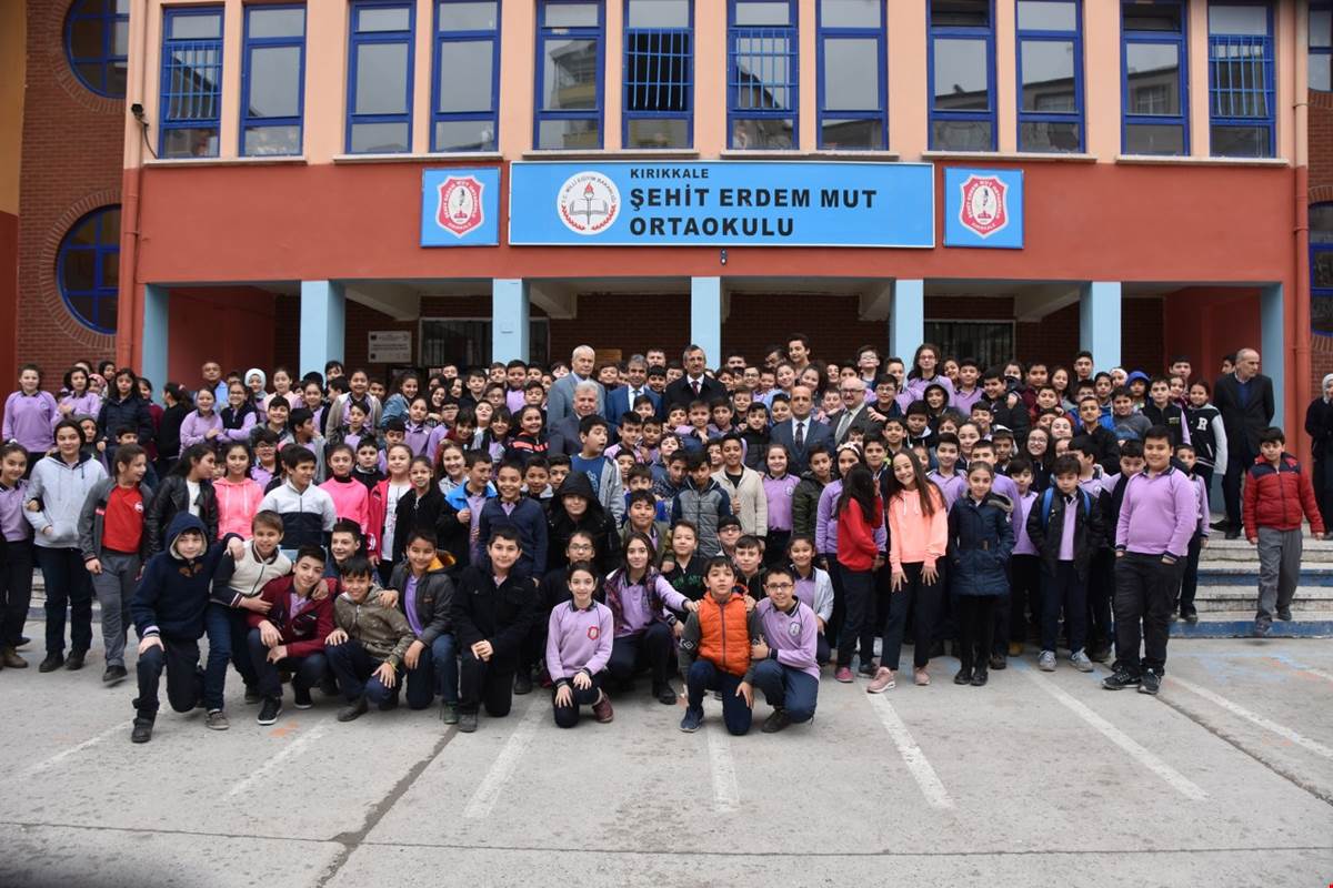 ŞEHİT ERDEM MUT ORTAOKULU