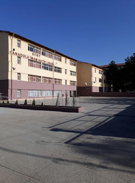 SİİRT ANADOLU İMAM HATİP LİSESİ