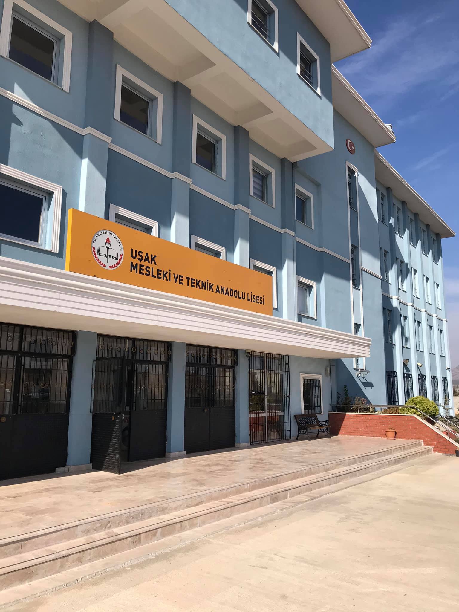 UŞAK MESLEKİ VE TEKNİK ANADOLU LİSESİ