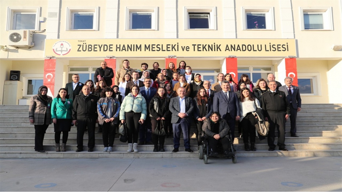 ZÜBEYDE HANIM MESLEKİ VE TEKNİK ANADOLU LİSESİ