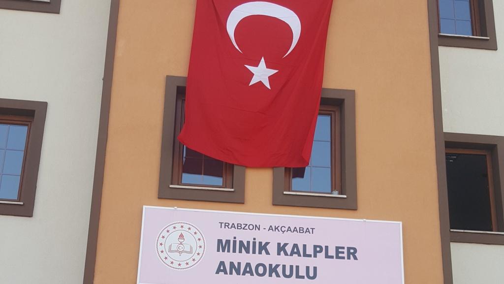 ÖZEL MİNİK KALPLER KREŞ VE GÜNDÜZ BAKIMEVİ